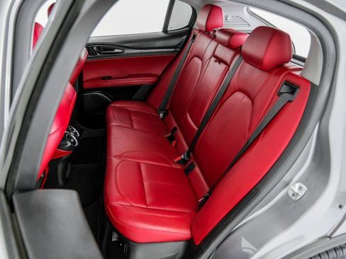 Used 2019 Alfa Romeo Stelvio RWD image 37