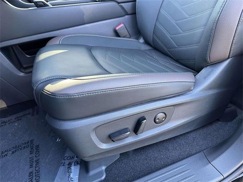 New 2025 Nissan Pathfinder Platinum w/ Cargo Package image 15