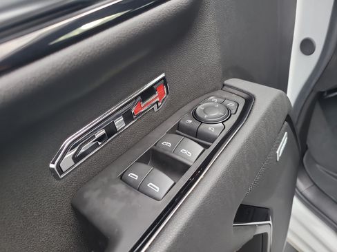 Used 2025 GMC Sierra 1500 AT4 w/ AT4 Premium Package AWD/4WD image 17
