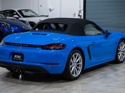 Used 2022 Porsche 718 Boxster RWD image 13