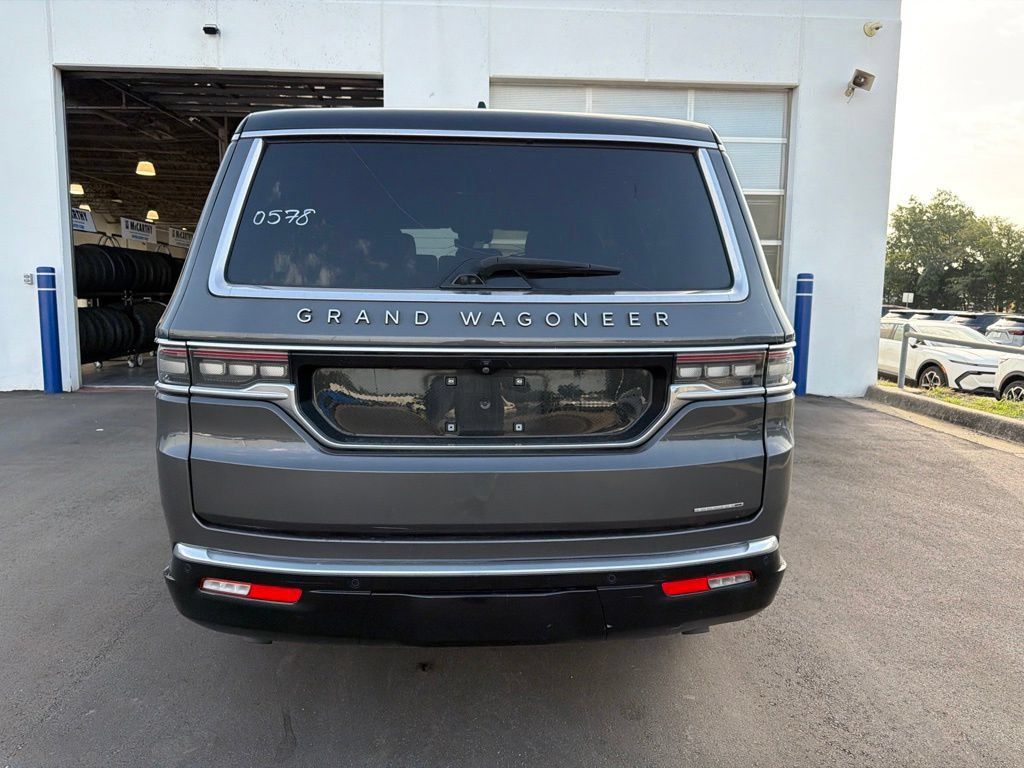 Used 2024 Jeep Grand Wagoneer L Series III AWD/4WD image 5