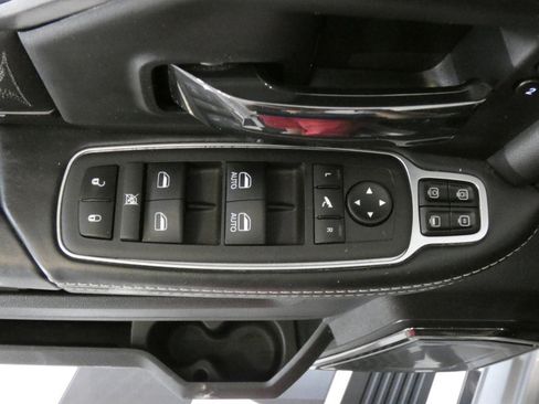 Used 2024 RAM 2500 Limited image 26