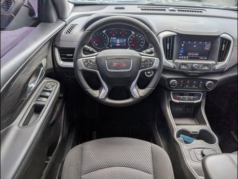 Used 2024 GMC Terrain SLE FWD image 11