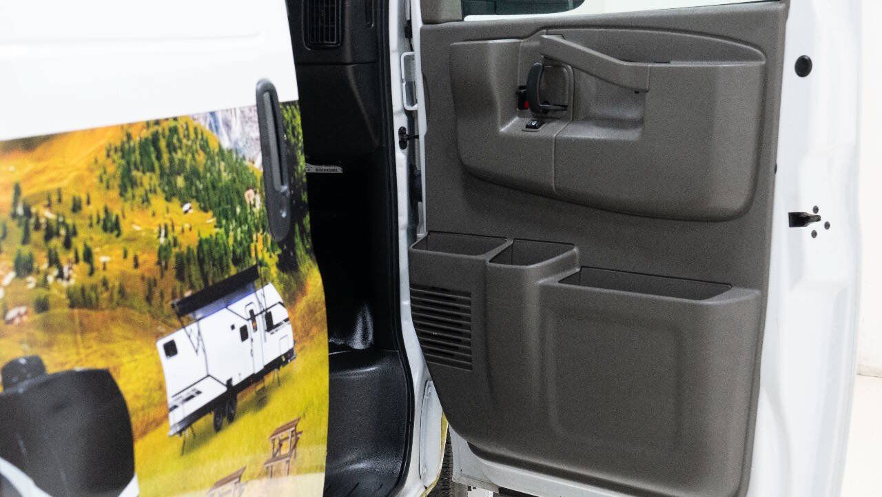 Used 2024 GMC Savana 2500 w/ Driver Convenience Package RWD image 23