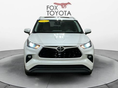 Used 2022 Toyota Highlander XLE AWD/4WD image 8