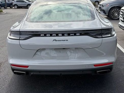 Used 2022 Porsche Panamera RWD image 4