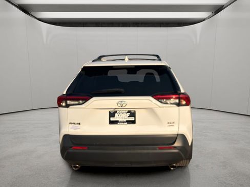 Used 2019 Toyota RAV4 XLE w/ Convenience Package image 4