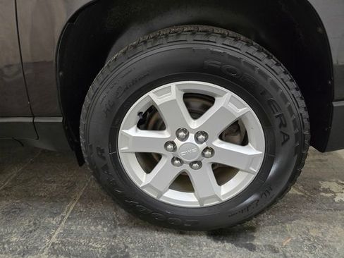 Used 2015 GMC Acadia SLE image 10