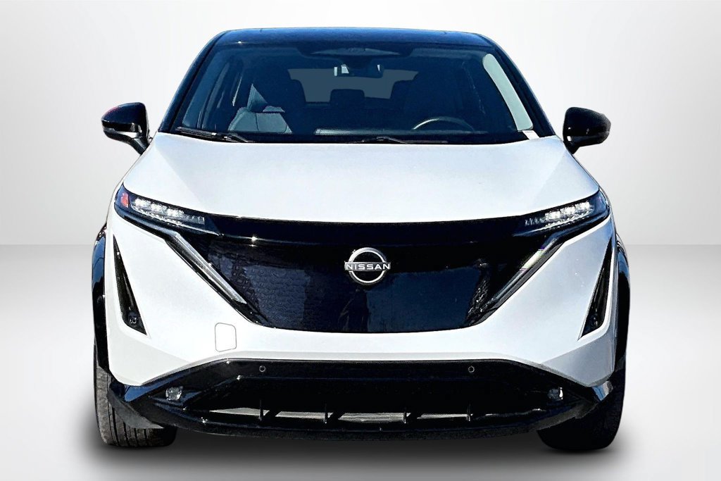 Used 2023 Nissan Ariya AWD/4WD image 2