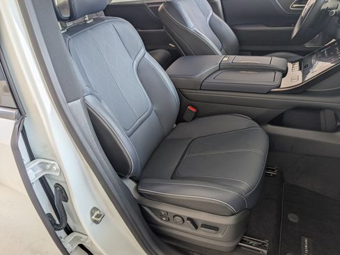 Used 2026 INFINITI QX80 4WD w/ Sport Exterior Package image 22