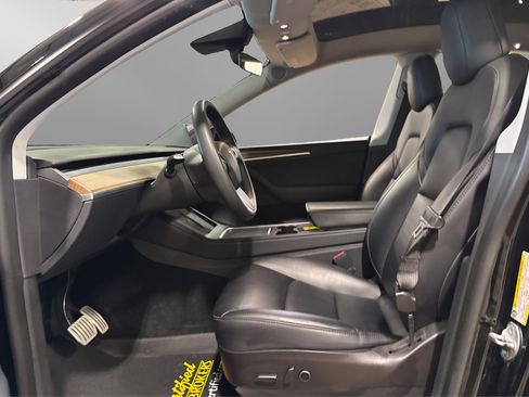 Used 2022 Tesla Model Y Performance image 17