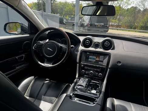 Used 2015 Jaguar XJ L Portfolio AWD/4WD image 36