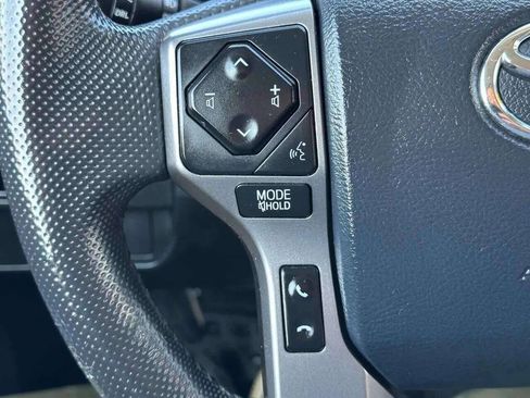 Used 2018 Toyota Tacoma SR5 AWD/4WD image 44