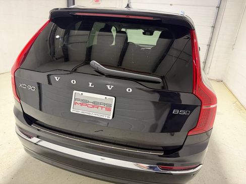 Used 2024 Volvo XC90 B5 Core w/ Protection Package Premier AWD/4WD image 11