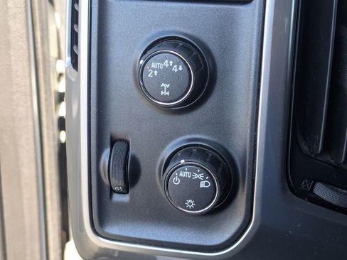 Used 2018 Chevrolet Silverado 1500 LT AWD/4WD image 22
