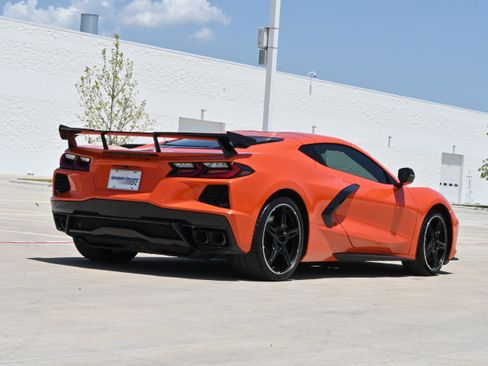 Used 2025 Chevrolet Corvette Stingray Preferred Cpe w/ Z51 Performance Package RWD image 9
