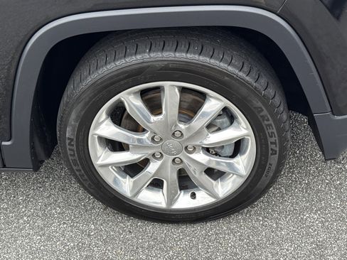 Used 2016 Jeep Cherokee Limited w/ Technology Group image 12