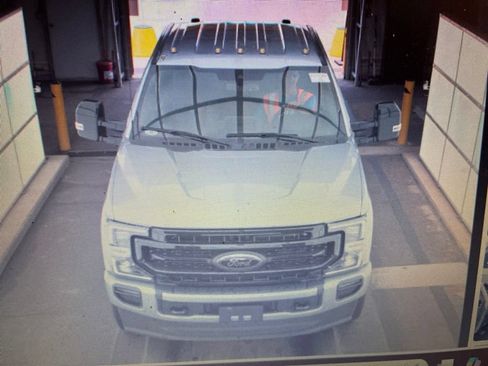 Used 2022 Ford F250 Lariat w/ Black Appearance Package AWD/4WD image 2