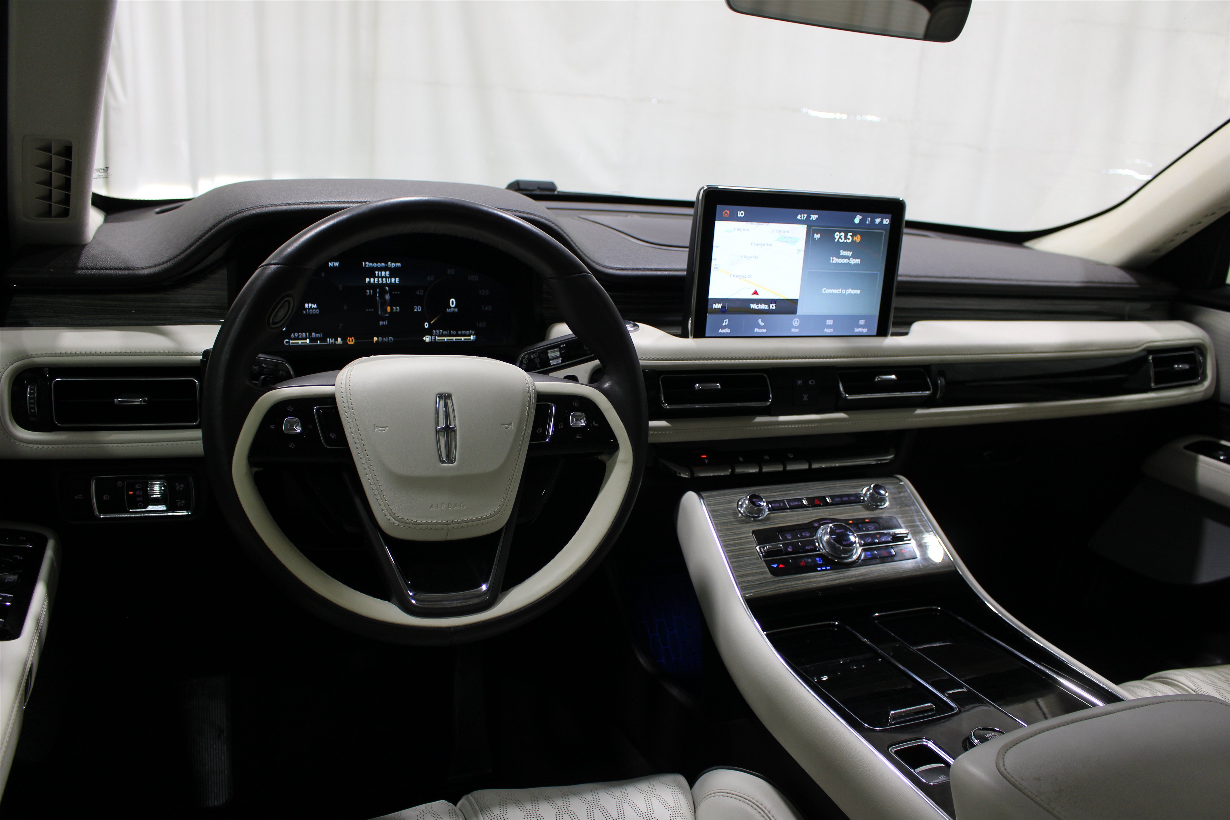 Used 2021 Lincoln Aviator Black Label w/ Dynamic Handling Package AWD/4WD image 2