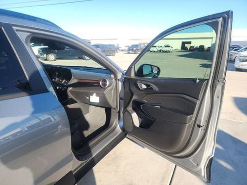 New 2026 Chevrolet Trax RS image 25