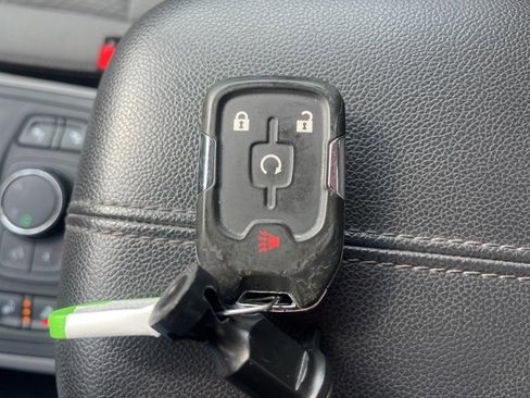 Used 2023 GMC Terrain SLE w/ Driver Convenience Package image 65