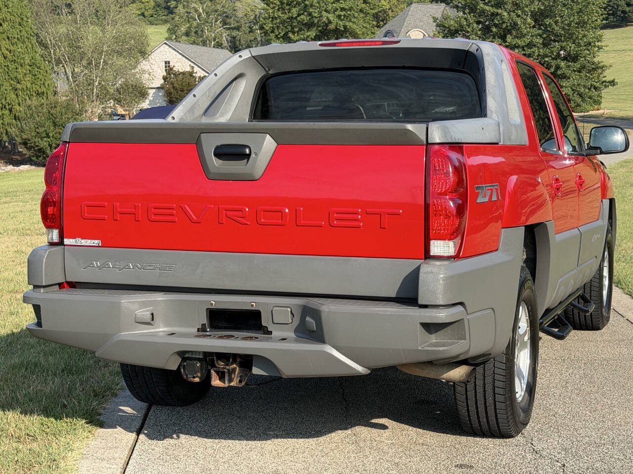 Used 2002 Chevrolet Avalanche 4x4 w/ Off-Road Suspension Pkg image 13