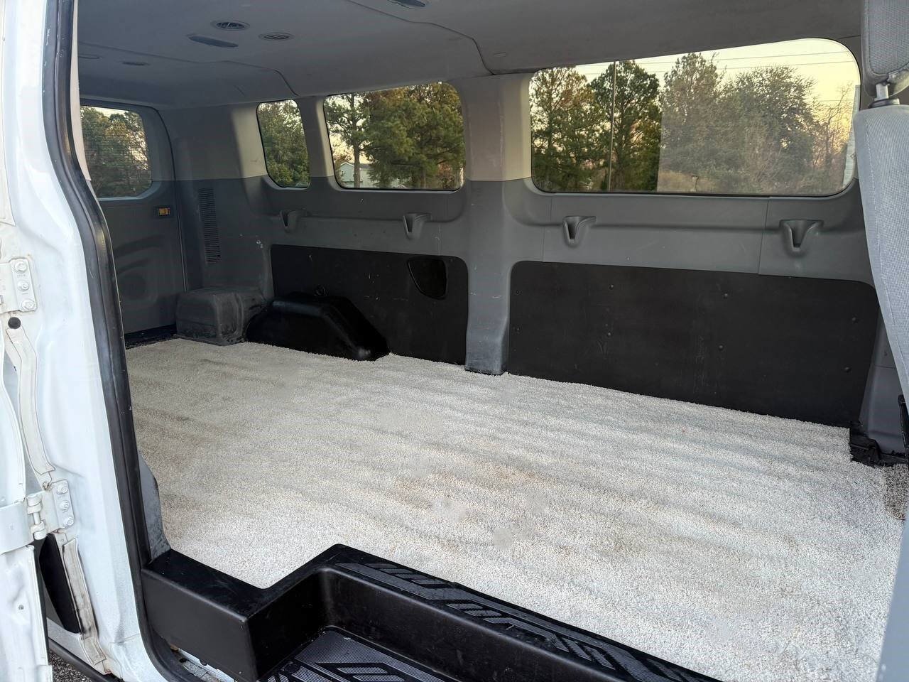 Used 2015 Ford Transit 350 XLT RWD image 17
