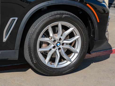 Used 2021 BMW X5 xDrive40i w/ Premium Package image 49