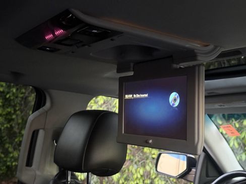 Used 2015 Cadillac Escalade Luxury image 29