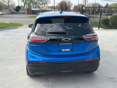 Used 2023 Chevrolet Bolt LT w/ Infotainment Package image 6
