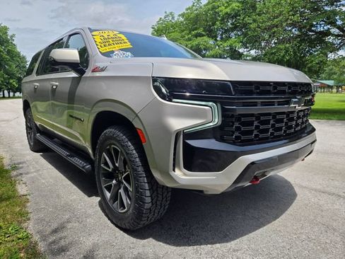 Used 2023 Chevrolet Suburban Z71 w/ Luxury Package AWD/4WD image 10