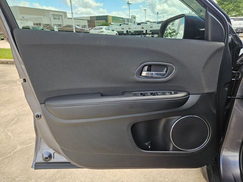 Used 2021 Honda HR-V EX image 12