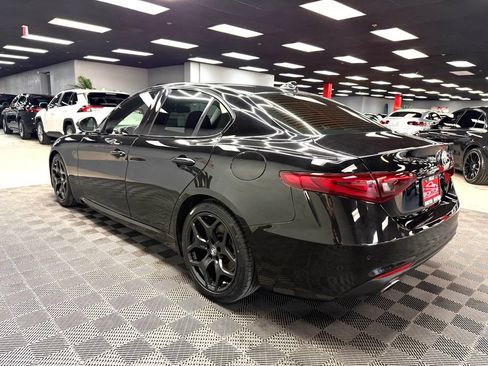 Used 2021 Alfa Romeo Giulia Sprint w/ Nero Edizione RWD image 11