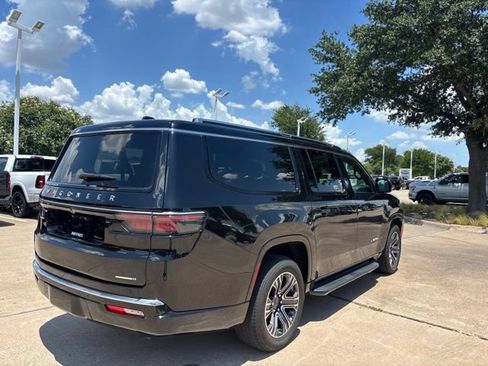 Certified 2024 Jeep Wagoneer L Series II w/ Flexible Seating Group AWD/4WD image 6