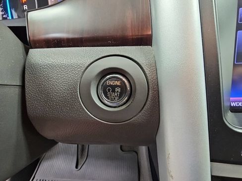 Used 2013 Ford Edge Limited w/ Driver Entry Pkg FWD image 24