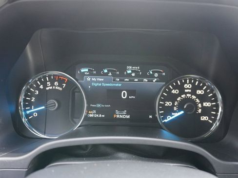 Used 2019 Ford F150 Lariat w/ Equipment Group 502A Luxury AWD/4WD image 11