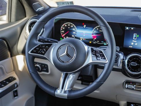 New 2026 Mercedes-Benz GLB 250 image 15