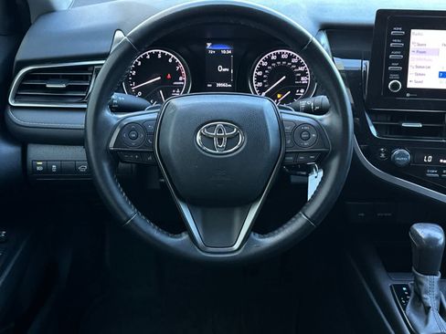 Used 2022 Toyota Camry SE FWD image 14
