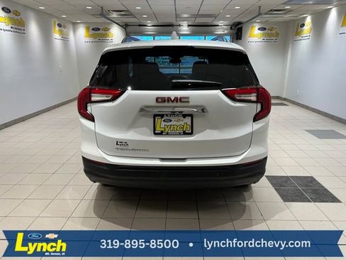 Used 2024 GMC Terrain SLE w/ Driver Convenience Package image 23