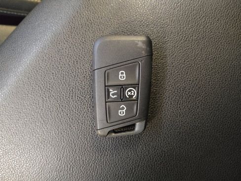 Used 2023 Volkswagen Jetta SE image 32