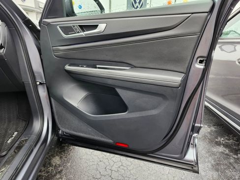 Certified 2025 Volkswagen Atlas Cross Sport SEL Premium R-Line image 22