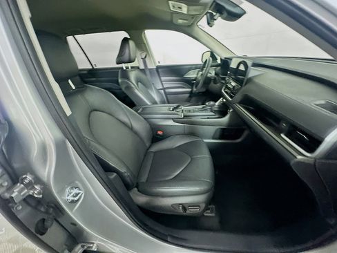 Used 2025 Toyota Grand Highlander FWD image 32