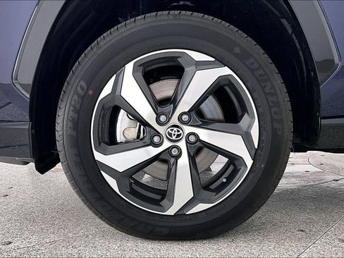 Used 2025 Toyota RAV4 SE AWD/4WD image 10