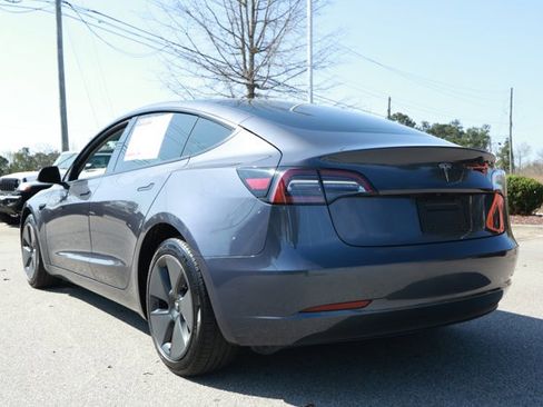 Used 2023 Tesla Model 3 Standard Range image 9