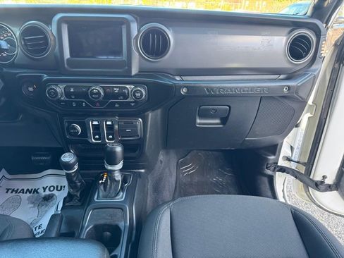Used 2022 Jeep Wrangler Willys AWD/4WD image 19