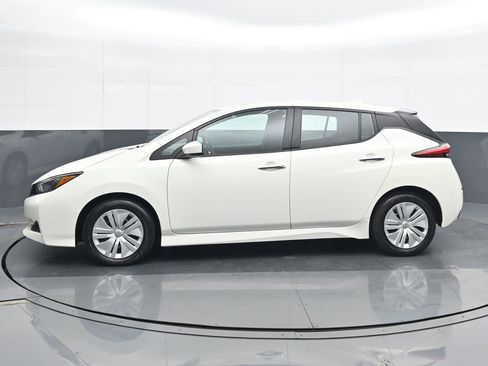 Used 2023 Nissan Leaf S image 3