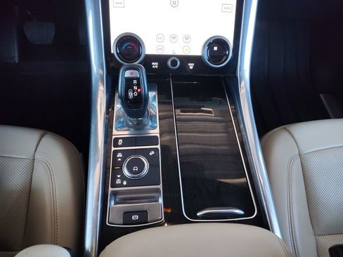 Used 2020 Land Rover Range Rover Sport HSE image 10