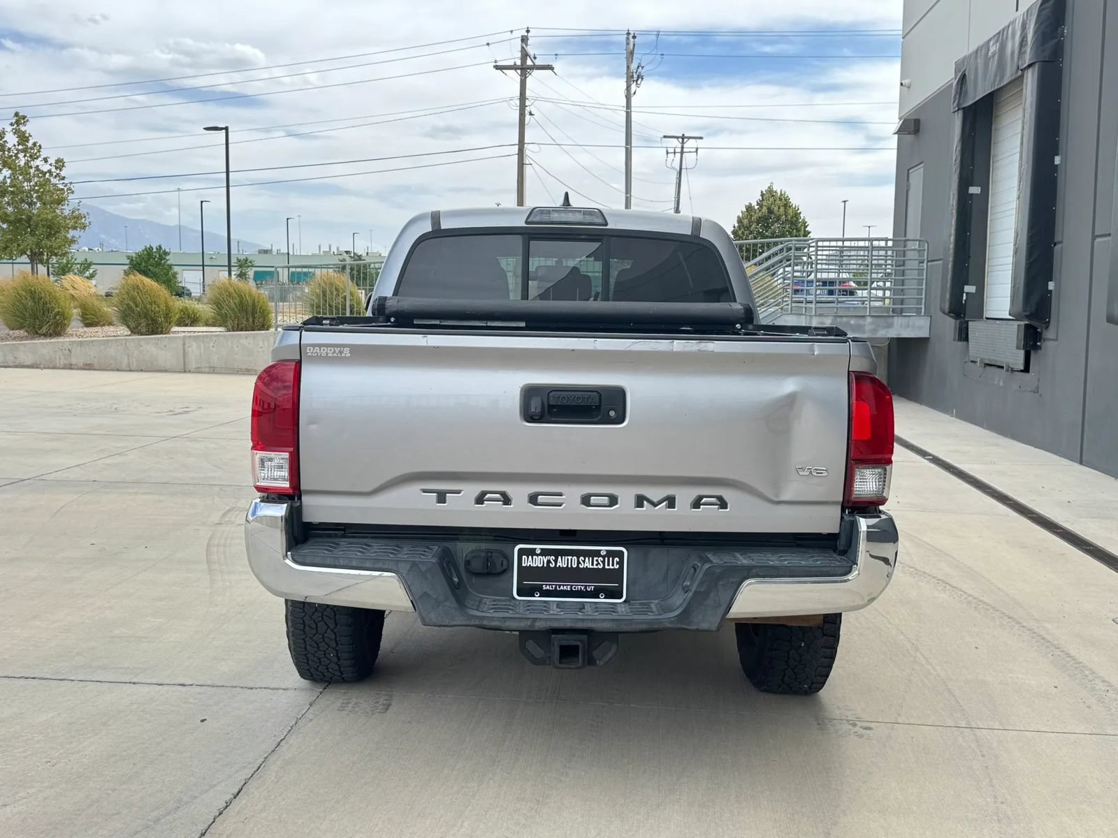 Used 2016 Toyota Tacoma TRD Off-Road w/ Towing Package AWD/4WD image 4