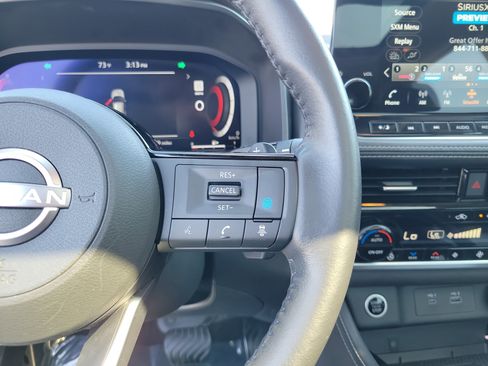 Certified 2022 Nissan Rogue Platinum w/ Head-Up Display Package image 23