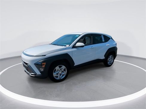 New 2026 Hyundai Kona SE image 4